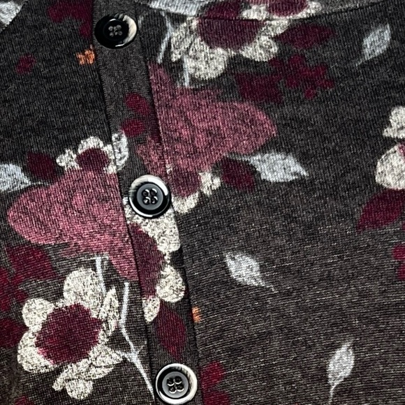 Maurices Floral Asymmetrical Floral Sweater (Size 2X) - Picture 5 of 7